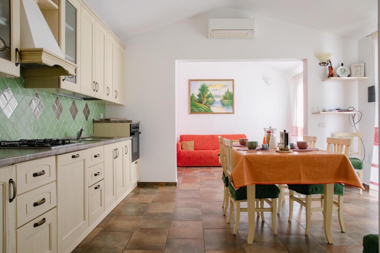 Le Residenze Di Baia Sant'Anna Villa Tanaunella Exterior photo